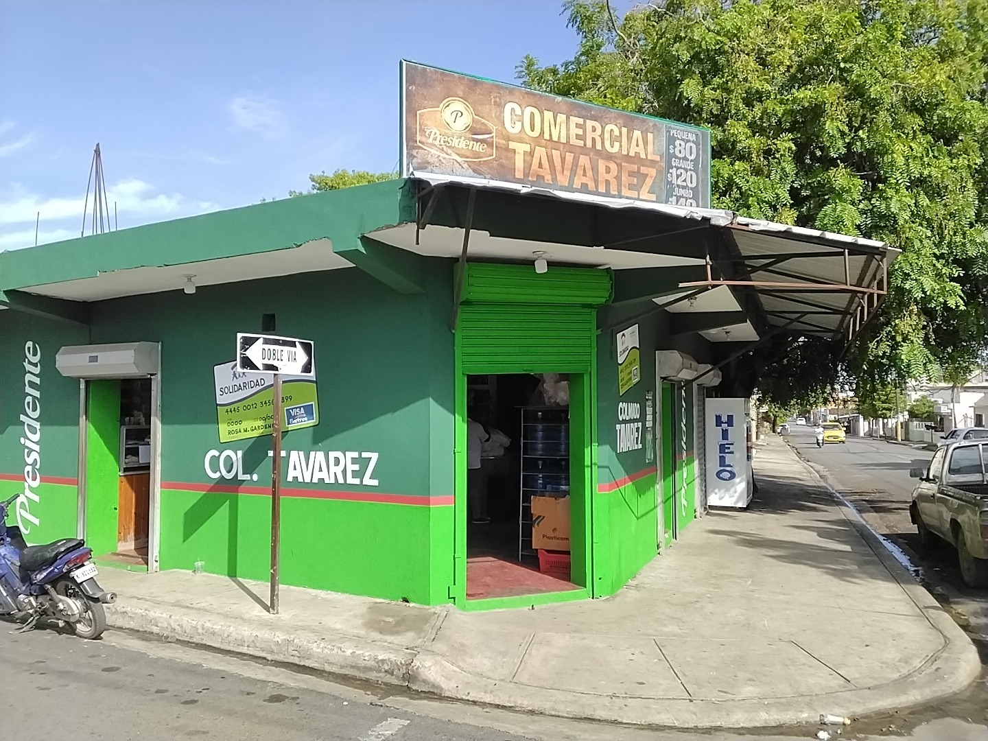 Comercial Tavarez