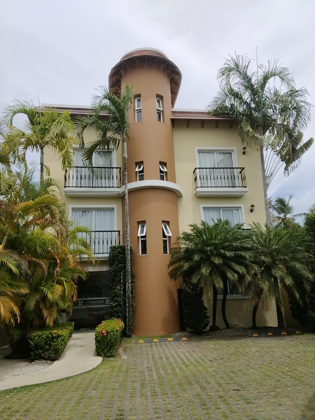 María Yobón Hostal S.R.L.