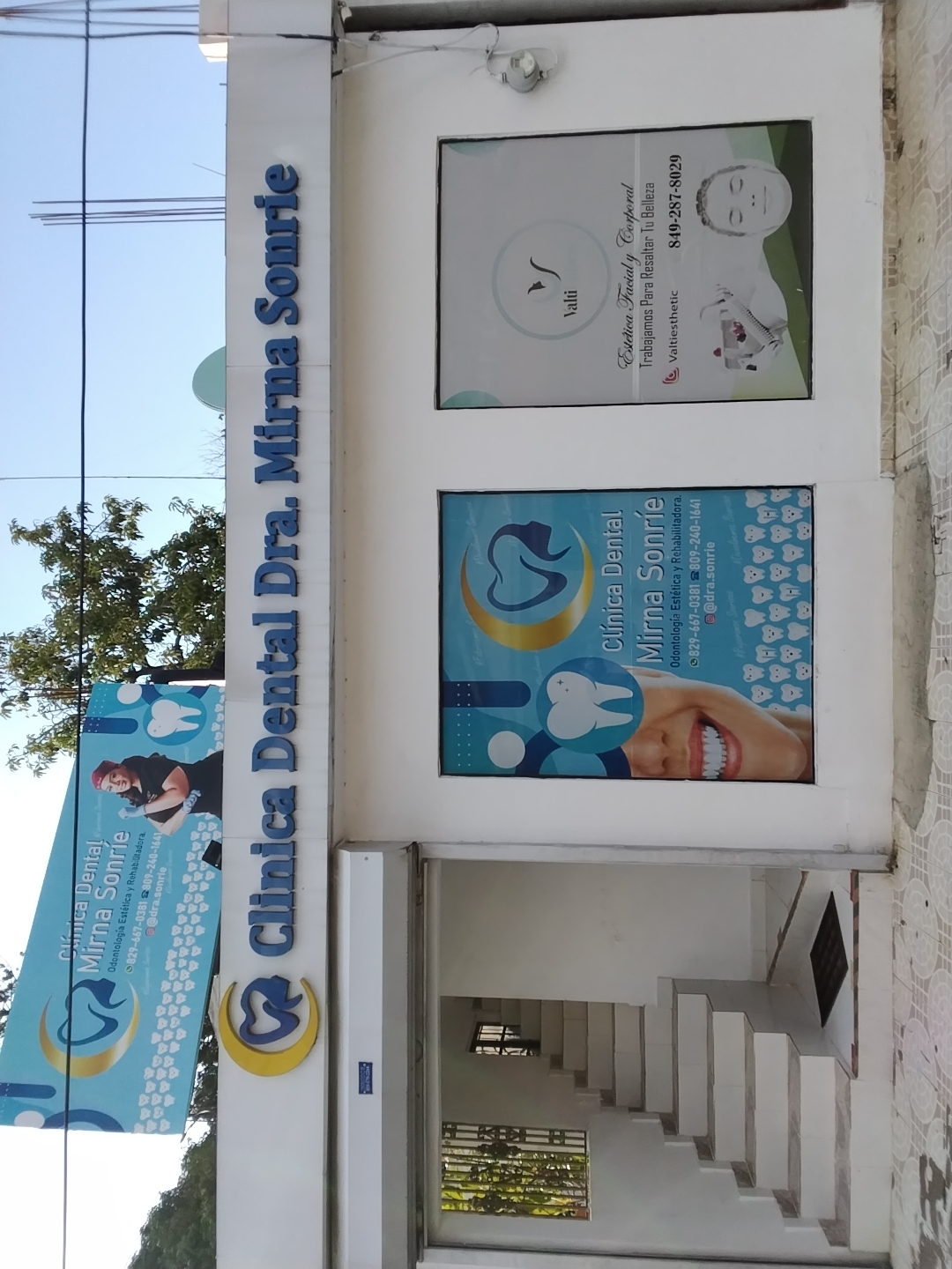 Clínica Dental Dra. Mirna Sonríe E.I.R.L